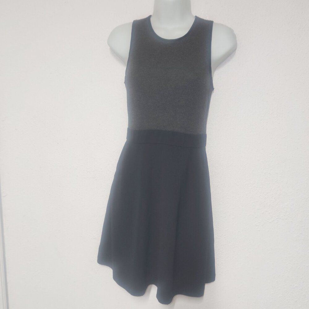 LOFT sleeveless dress Grey and Black in size 2P